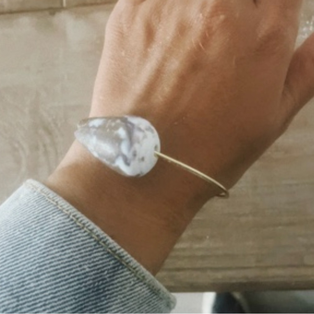 Shell bangle